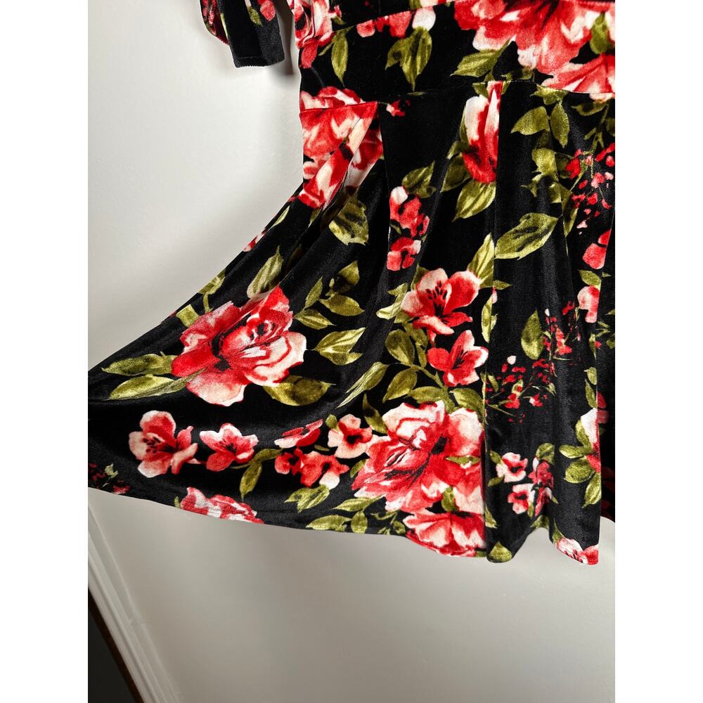 Show Me Your Mumu Tallara Romper Vavoom Velvet Size Small Flowy Tie Back Floral - Picture 3 of 9